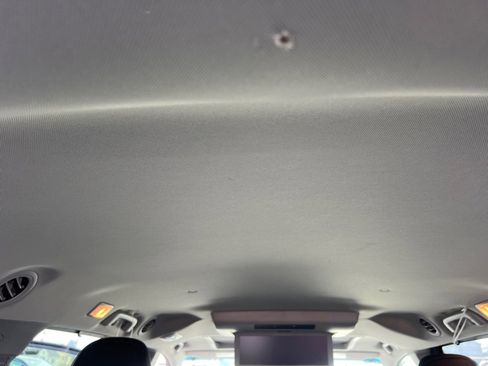 Used 2015 Toyota Sienna SE Premium image 23