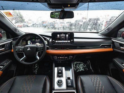 Used 2024 Mitsubishi Outlander SEL image 25