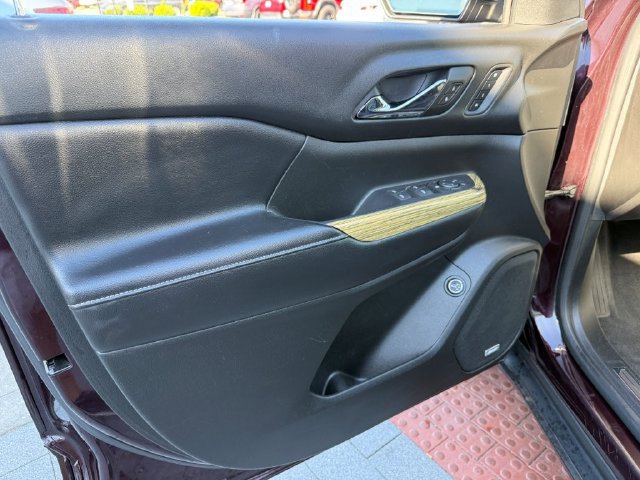 Used 2018 GMC Acadia Denali FWD image 9