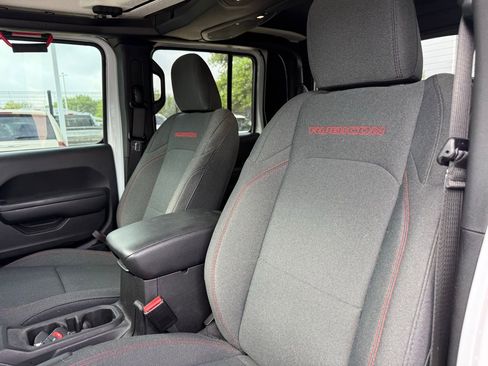 Used 2024 Jeep Gladiator Rubicon image 11