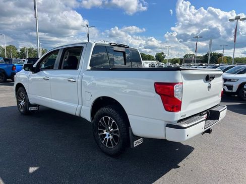 Used 2021 Nissan Titan SV w/ SV Convenience Package AWD/4WD image 5