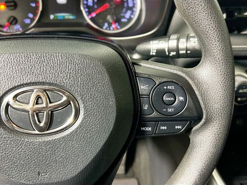 Used 2019 Toyota RAV4 XLE image 19