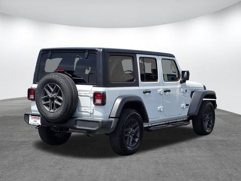 Used 2024 Jeep Wrangler Unlimited Sport AWD/4WD image 4