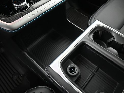 New 2026 Ford Expedition Max Platinum w/ Stealth Appearance Package image 25