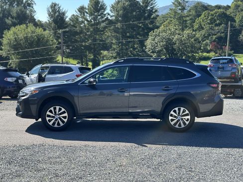 Used 2024 Subaru Outback Premium AWD/4WD image 6