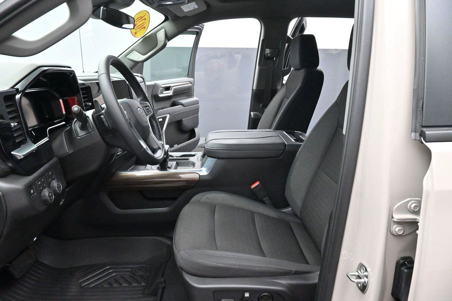 Used 2026 Chevrolet Silverado 1500 RST AWD/4WD image 13