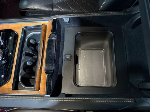 Used 2024 Jeep Grand Wagoneer Series III w/ HD Trailer Tow Package image 38