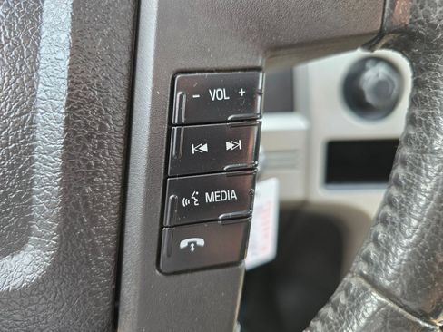 Used 2011 Ford F150 Lariat w/ Lariat Plus Pkg AWD/4WD image 8