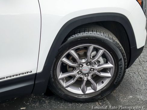 Used 2022 GMC Terrain SLT w/ Tech Package FWD image 11