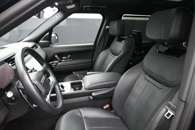 Used 2024 Land Rover Range Rover SV AWD/4WD image 16
