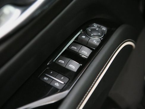 Used 2023 Cadillac Escalade Sport image 9