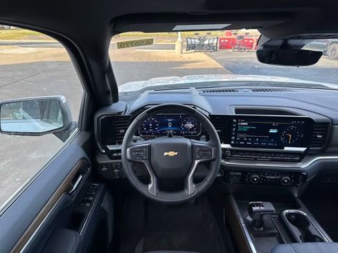 Used 2024 Chevrolet Silverado 1500 High Country image 15