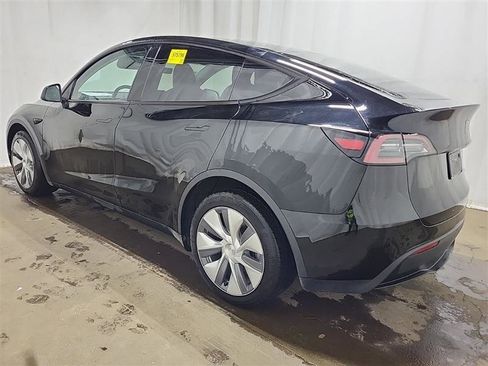 Used 2023 Tesla Model Y Long Range image 4