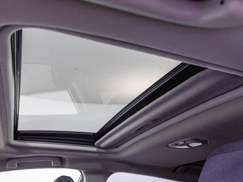 Used 2025 Subaru Crosstrek 2.0i Premium image 26