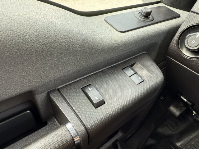 Used 2015 Ford F550 2WD Regular Cab Super Duty image 27