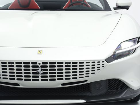 Certified 2025 Ferrari Roma Spider RWD image 15