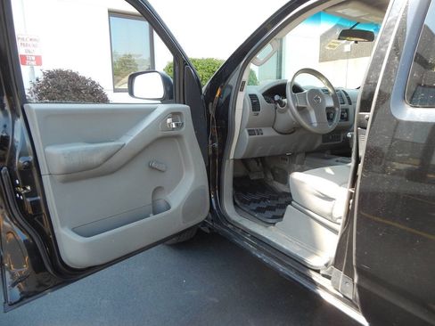 Used 2013 Nissan Frontier S RWD image 24