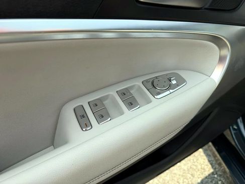 Certified 2025 Genesis G70 2.5T AWD/4WD image 17