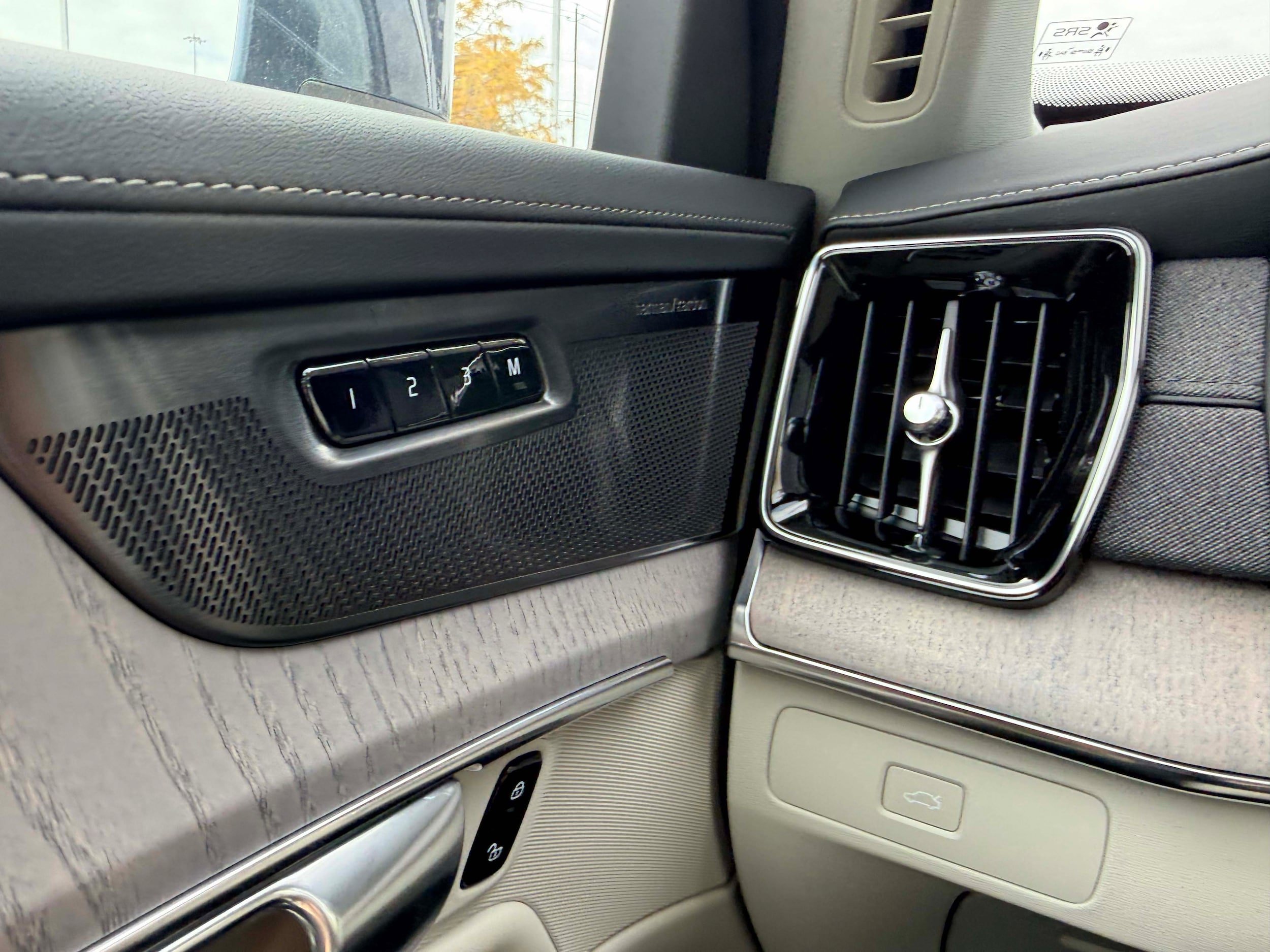 Used 2026 Volvo XC90 B6 Ultra w/ Protection Package AWD/4WD image 20