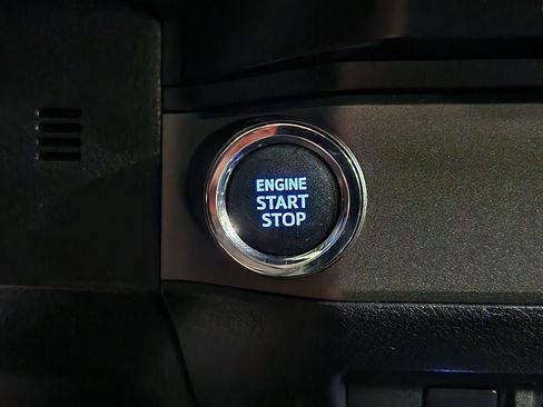 Used 2022 Toyota Tacoma TRD Sport w/ Technology Package image 41