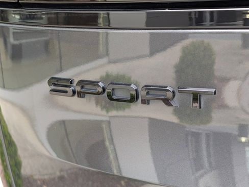 Used 2023 Land Rover Range Rover Sport SE Dynamic image 31