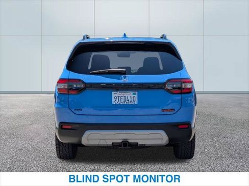 Certified 2025 Honda Pilot TrailSport image 8