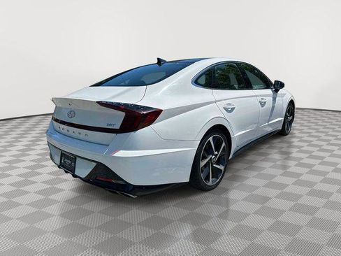 Used 2023 Hyundai Sonata SEL Plus w/ Preferred Accessory Package FWD image 3