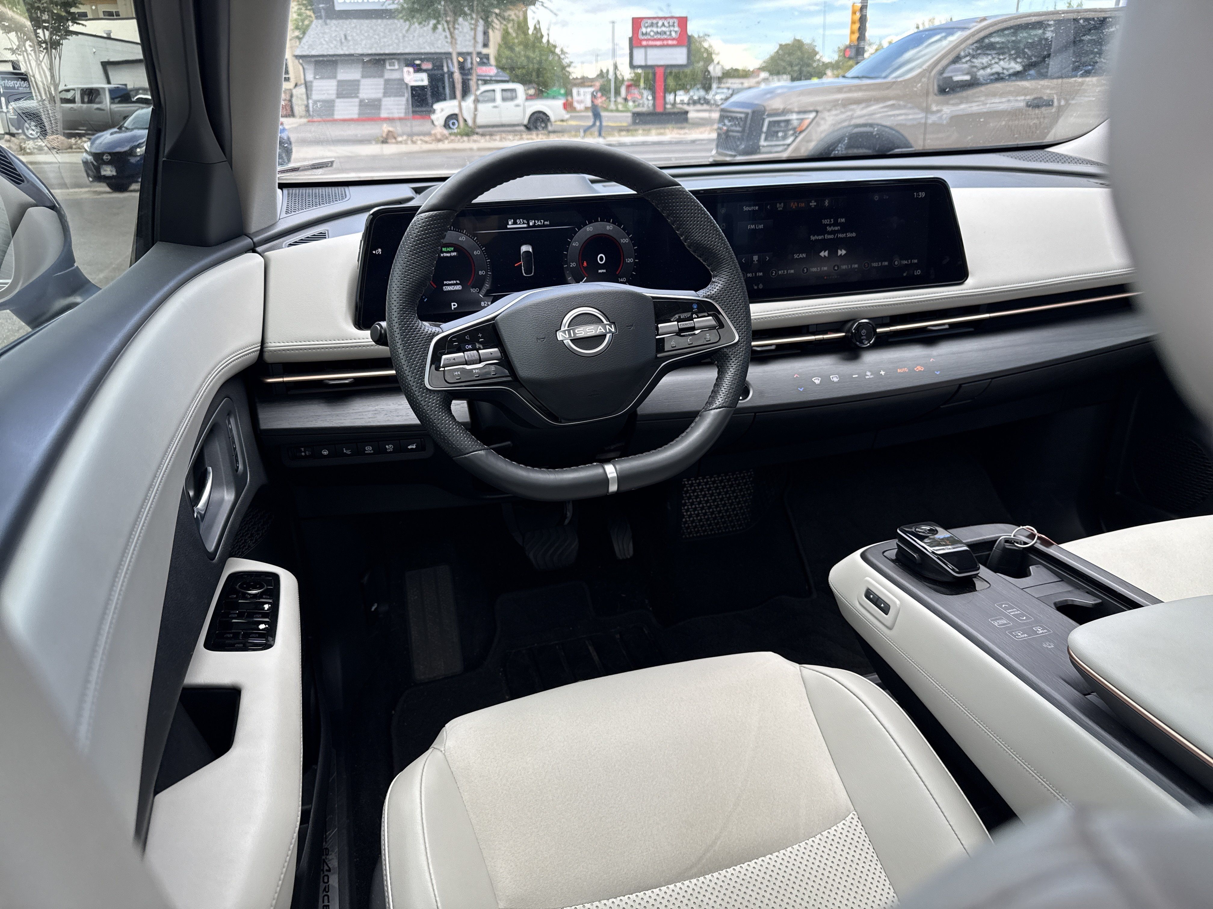 Used 2024 Nissan Ariya AWD image 11