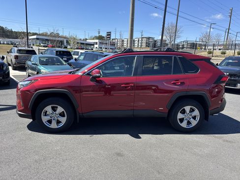 Used 2025 Toyota RAV4 XLE w/ Convenience Package image 6