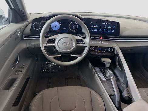Used 2024 Hyundai Elantra SEL FWD image 17