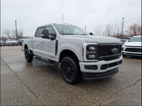 New 2026 Ford F250 Lariat w/ Black Appearance Package AWD/4WD image 3