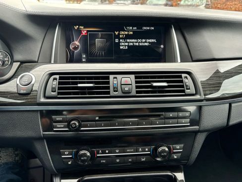 Used 2016 BMW 550i xDrive Sedan image 24