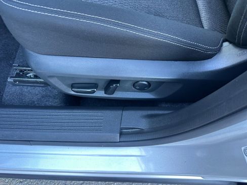 Used 2025 Nissan Rogue SV image 23