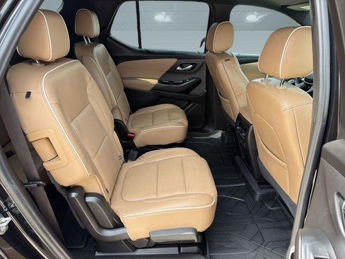 Used 2023 Chevrolet Traverse Premier FWD image 30