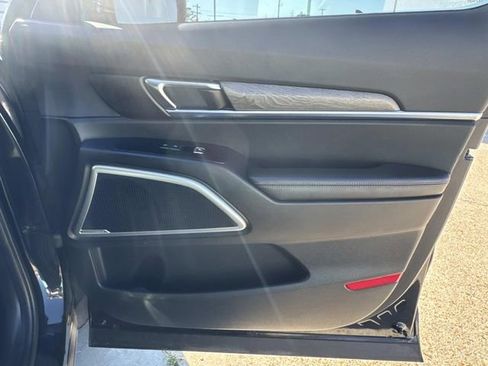 Used 2022 Kia Telluride EX w/ EX Premium Package image 13