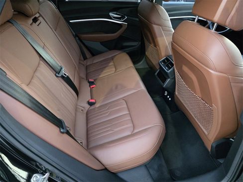 Used 2019 Audi e-tron Prestige image 28