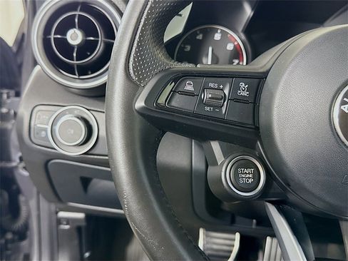 Used 2023 Alfa Romeo Giulia Sprint image 21