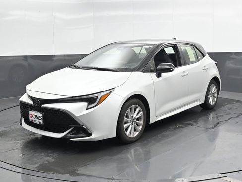 Used 2023 Toyota Corolla SE w/ SE Premium Package image 5