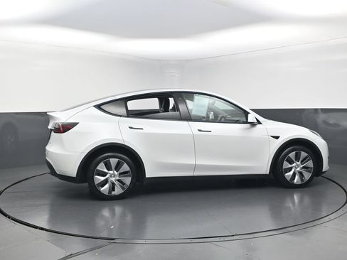 Used 2023 Tesla Model Y Long Range AWD/4WD image 36