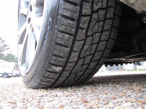 Used 2015 Jaguar XJ image 10