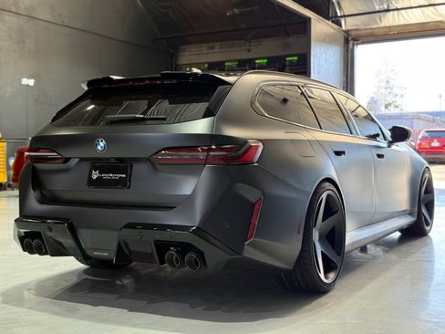 Used 2025 BMW M5 Touring image 3