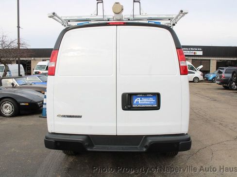 Used 2025 Chevrolet Express 2500 Extended w/ Communications Package image 5