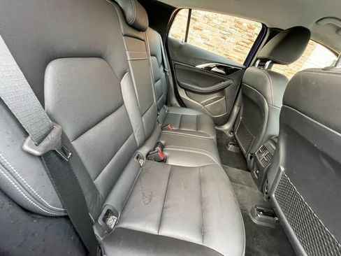 Used 2018 INFINITI QX30 Luxury w/ Cargo Package image 23