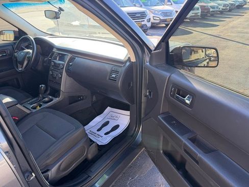 Used 2017 Ford Flex SE FWD image 7