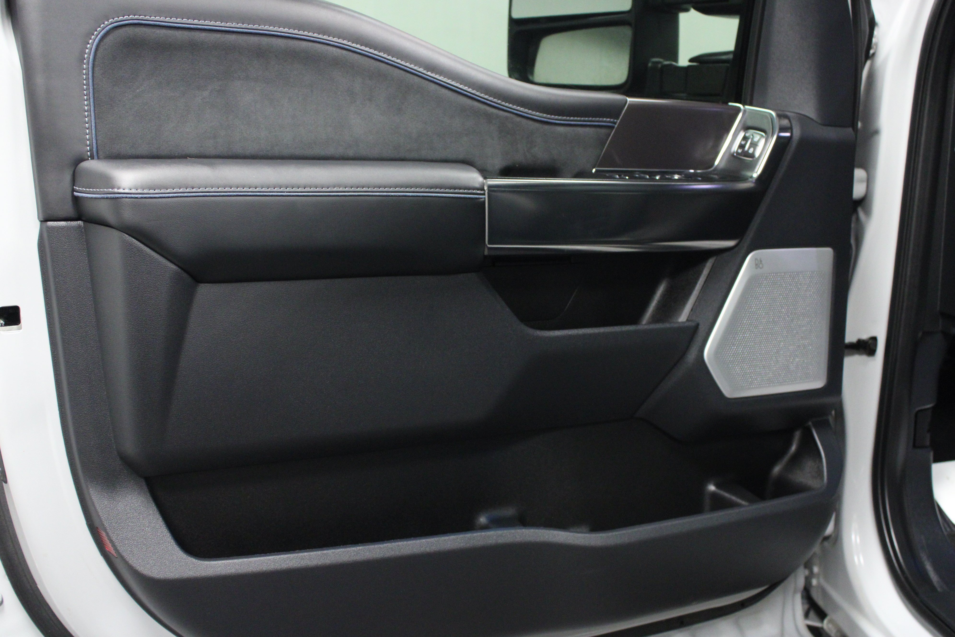 Used 2026 Ford F250 Platinum AWD/4WD image 11