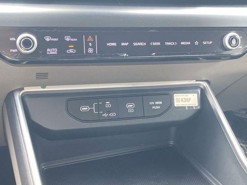 New 2026 Kia Carnival image 18