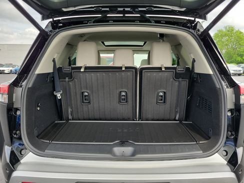 Used 2025 Nissan Pathfinder SL w/ SL Premium Package image 8