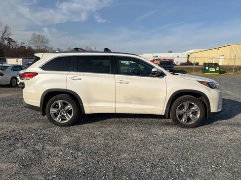 Used 2017 Toyota Highlander Limited image 6