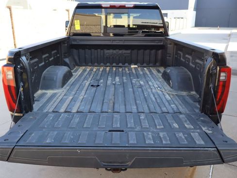 Used 2025 GMC Sierra 2500 SLT w/ SLT Convenience Package AWD/4WD image 28
