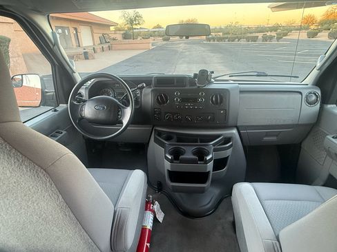 Used 2013 Ford E-350 and Econoline 350 XLT image 19